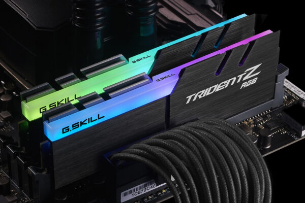 Zestaw pamięci G.SKILL TridentZ RGB F4-3600C17D-32GTZR (DDR4 DIMM; 2 x 16 GB; 3600 MHz; CL17)