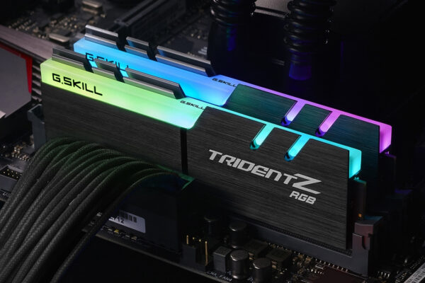 Zestaw pamięci G.SKILL TridentZ RGB F4-3600C17D-32GTZR (DDR4 DIMM; 2 x 16 GB; 3600 MHz; CL17)